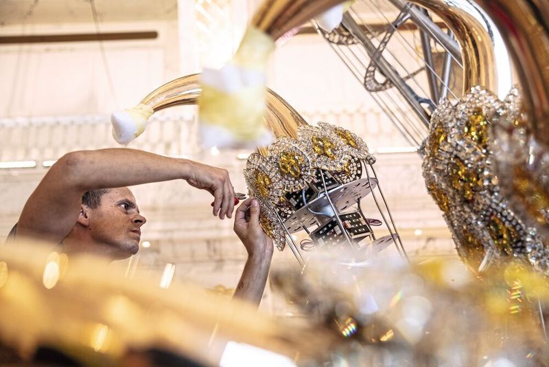 Lapp hat fast 7000 Epic-Steckverbinder für die Installation geliefert, zum Beispiel auch konfektionierte Epic-Sensor-M12-Steckverbinder mit Edelstahlrändel zum Anschluss von Sensoren und Aktoren.  (Lasvit)