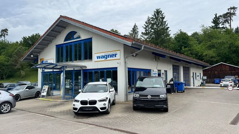 Das Autohaus Wagner in Haiming präsentiert sich als moderner Kfz-Betrieb mit familiärer Tradition seit 1988. (Bild: Diehl – VCG)