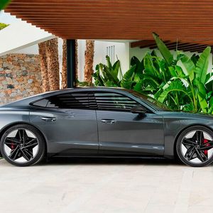 Bis zu 488 Kilometer weit fährt der Audi mit einer Akku-Füllung theoretisch.(Audi)