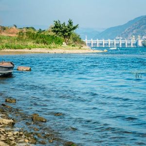 Wie erreichen wir, dass Europas Gewässer möglichst nur geringfügig durch Schadstoffe belastet werden und Pflanzen und Tieren einen naturnahen Lebensraum bieten?