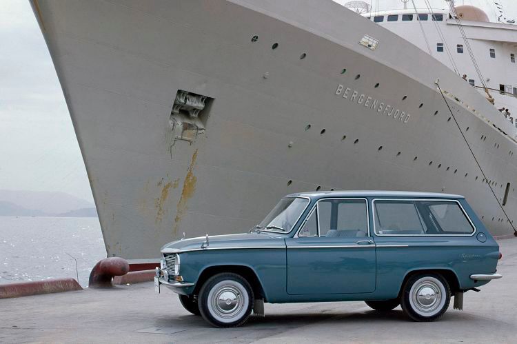 Einst als Familia eingeführt und zum Schluss als Mazda 323 vermarktet, gab es das Fahrzeug der unteren Mittelklasse auch als Kombi. Es verfügte über einen vorne längs eingebauten Vierzylinder-OHV-Reihenmotor mit 782 Kubik Hubraum, der 31 kW/42 PS leistete. (Bild: Mazda)