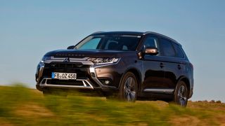 Eines der betroffenen Fahrzeuge: der Mitsubishi Outlander.  (Bild: Mitsubishi)