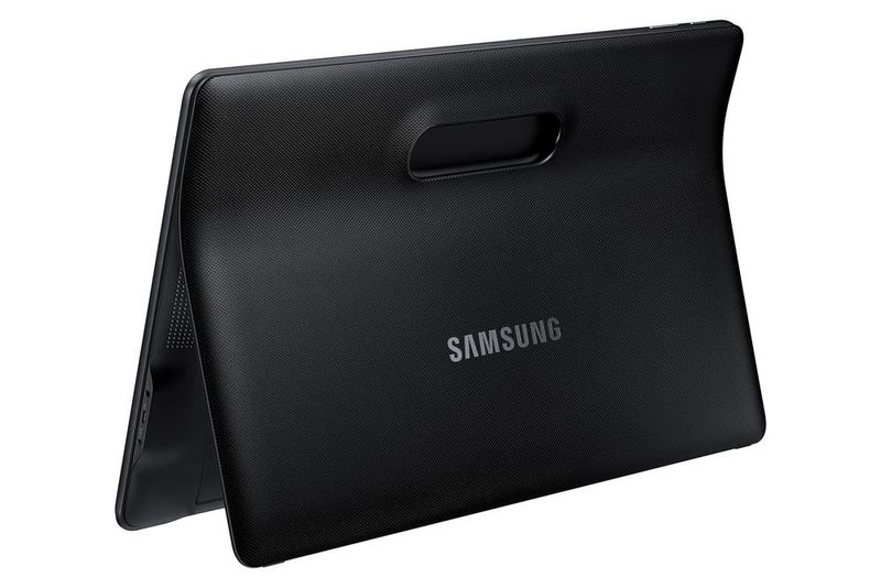 Das 18,4 Zoll große Samsung Galaxy View bringt 2,65 kg auf die Waage. Zum einfacheren Transport ist eine Grifföffnung in der Rückseite des Geräts integriert. (Bild: Samsung)