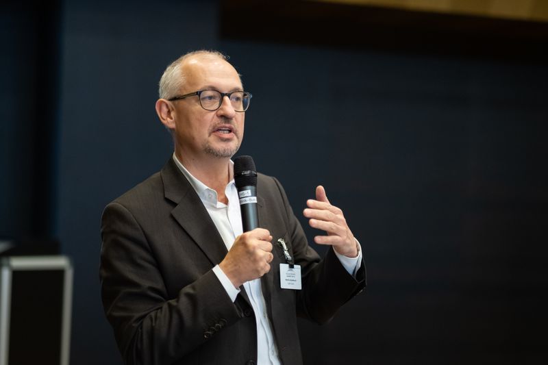 Alte Bekannte: Martin Schallbruch referiert auf dem eGovernment Summit zum Verhältnis Staat und digitale Plattformen (Gaby Ahnert – Eventfotograf)