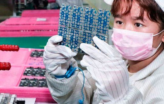 Die Omikron-Variante bremst viele Regionen Chinas wirtschaftlich aus. Das spüren auch die Maschinen- und Anlagenbauer vor Ort immer stärker. Eine Umfrage des VDMA-China malt ein düsteres Bild, das sich auch in einigen Monaten nicht aufhellen dürfte. Hier mehr dazu... Die Omikron-Variante bremst viele Regionen Chinas wirtschaftlich aus. Das spüren auch die Maschinen- und Anlagenbauer vor Ort immer stärker. Eine Umfrage des VDMA-China malt ein düsteres Bild, das sich auch in einigen Monaten nicht aufhellen dürfte. Hier mehr dazu...