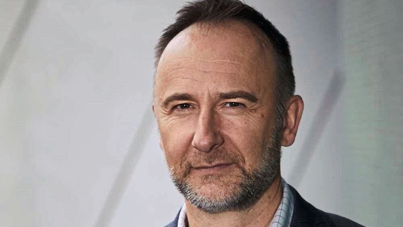 Anthony Saines verantwortet bei Mobile.de künftig das neu geschaffene Ressort, das zentral die Herstelleraktivität der Plattform bündelt.(Bild:  mobile.de GmbH)