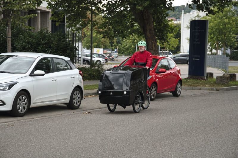 Babboe hat für den Lastenradtest sein Premiumprodukt „Babboe Pro Trike XL“ ins Rennen geschickt – mit einer 900 l fassenden Transportbox. (Stefanie Michel)