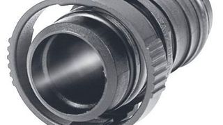 Die praktischen „V2“-Leichtbaustecker lassen sich werkzeuglos per Fingerdruck lösen. (Norma)