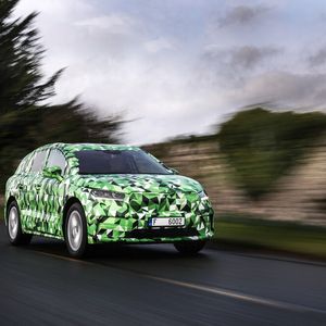 Enyaq heißt das erste Elektroauto von Skoda, das auf der MEB-Architektur des Volkswagenkonzerns basiert.(Bild:  Skoda)