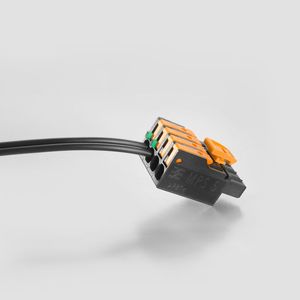 Bild 1: Neben dem akustischen “Klick“ zeigt der Visual-Safety-Indicator den sicheren Anschluss des Leiters an.