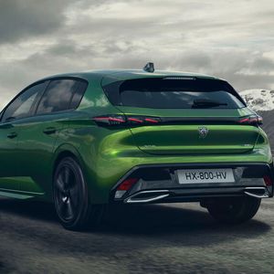 (Peugeot)