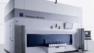 Bei VW sind die ersten Laserschneidmaschinen des Typs Trulaser-Cell 8030 in Betrieb gegangen.  (Bild: Trumpf)