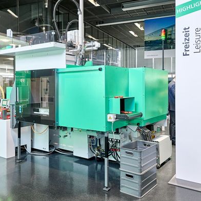 The new Allrounder Trend machines are specifically configured to meet current market needs: They can be set up quickly, are particularly easy to set-up. operate and maintain and are characterised by low investment and running costs. (Source: Arburg)