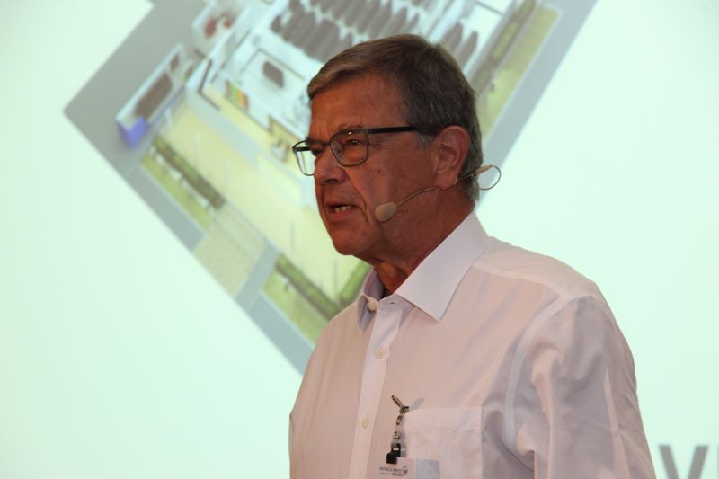 Die Rechenzentren hatte auch den nächste Keynote-Speaker, Dr. Peter Koch von VERTIV, im Auge. Er befasste sich mit den Herausforderungen, vor denen Planer und Betreiber von Rechenzentren in puncto Energieverbrauch, Sicherheit und dem Speed of Change stehen.  (Vogel IT-Medien GmbH)