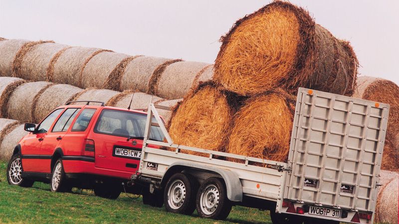 Lange von vielen Golf-Interessenten ersehnt: Ebenfalls 1993 führte VW vom Golf die Kombiversion Variant ein. Hier in der Antriebsvariante VR6 Syncro. VW baute ihn bis 1999, da gab es die Schrägheckvariante bereits seit zwei Jahren als Generation 4. (Bild: Volkswagen AG)