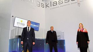 Seit Jahren ist der Generationenwechsel bei Ziehl-Abegg geplant und nun vollzogen (v.l.):  Dennis Ziehl (neuer Aufsichtsratsvorsitzender), Uwe Ziehl (bisheriger Aufsichtsratsvorsitzender) und Sindia Ziehl (neues Aufsichtsratsmitglied). (Ziehl-Abegg)