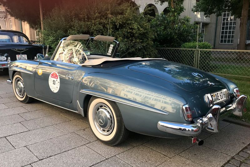 Hinter den US-Hinguckern musste sich der Mercedes 190 SL aus dem Jahr 1956 natürlich nicht verstecken. (Grimm/»kfz-betrieb«)