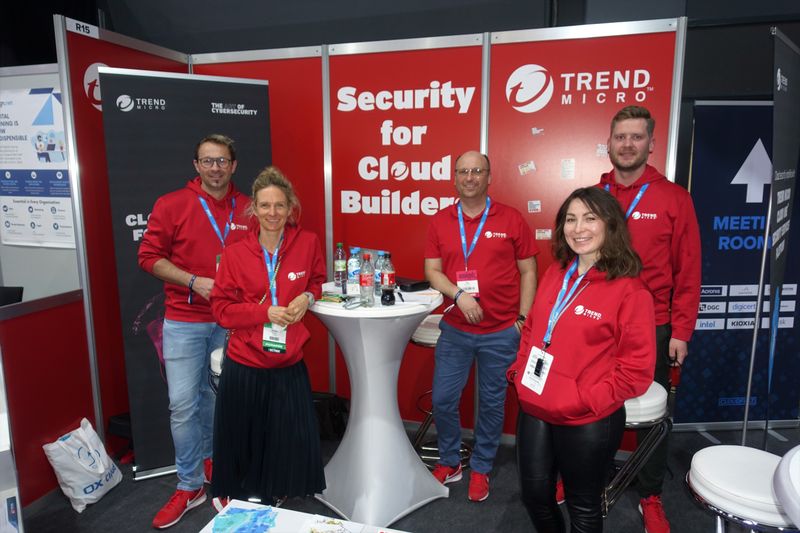 Das Trend Micro Cloud Builder Team setzt auf rot. (Bild: IT-BUSINESS)