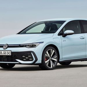 Platz eins in der Kompaktklasse im Februar 2024: der VW Golf mit 10.150 Neuzulassungen(Bild:  Christoph Borries)