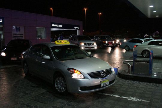 Die Tankstellen sind gerade bei Dunkelheit ein beliebter Treffpunkt. (Archiv: Vogel Business Media)