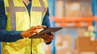 Auch nicht EDI-fähige Lieferanten und Kunden lassen sich binnen kürzester Zeit nahtlos an bestehende Prozesse anbinden. (Bild: (c) 2020 Gorodenkoff/Shutterstock)