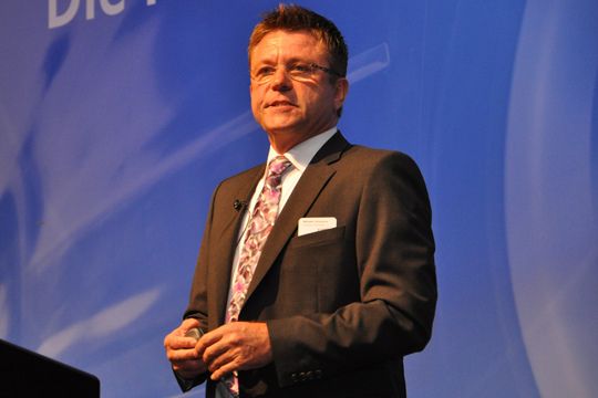 Bundesinnungsmeister Wilhelm Hülsdonk: „Mit der Anhebung der AU-Preise wird die Wertigkeit der Abgasuntersuchung in Werkstätten erhöht – und das ist gut so.“ (Rehberg)