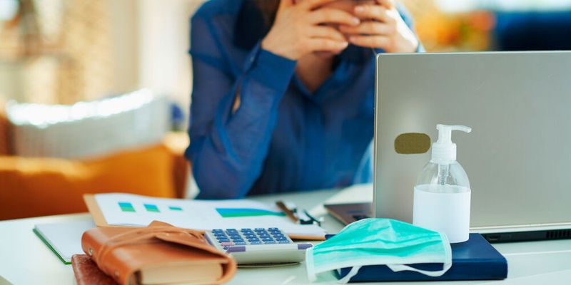 Gerade in Zeiten einer weltweiten Pandemie wird deutlich, wie stark unkontrollierbarer Stress unsere Psyche und unseren Körper beeinflusst. Forscher konnten nun erstmals einen Stressfaktor im Gehirn direkt mit Fettleibigkeit in Verbindung bringen. (Symbolbild)(Bild:  IHAR ULASHCHYK ©Alliance - stock.adobe.com)