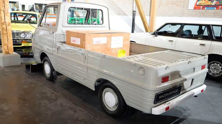 Das Leergewicht betrug 775 bis 910 Kilogramm. Der Vierzylinder-Viertaktmotor mit 782 Kubik leistete 27 KW/37 PS und trieb die Hinterräder an. Der Wagen wurde ab 1968 auch mit einem 1,0-Liter-Motor angeboten. Später sogar als rein elektrisches Fahrzeug. (Bild: Dominsky/»kfz-betrieb«)