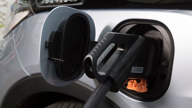 Der Elektroantrieb sowie weitere alternative Antriebe werden stark wachsen, prognostiziert eine Analyse von Strategy&.(Bild:  Opel)