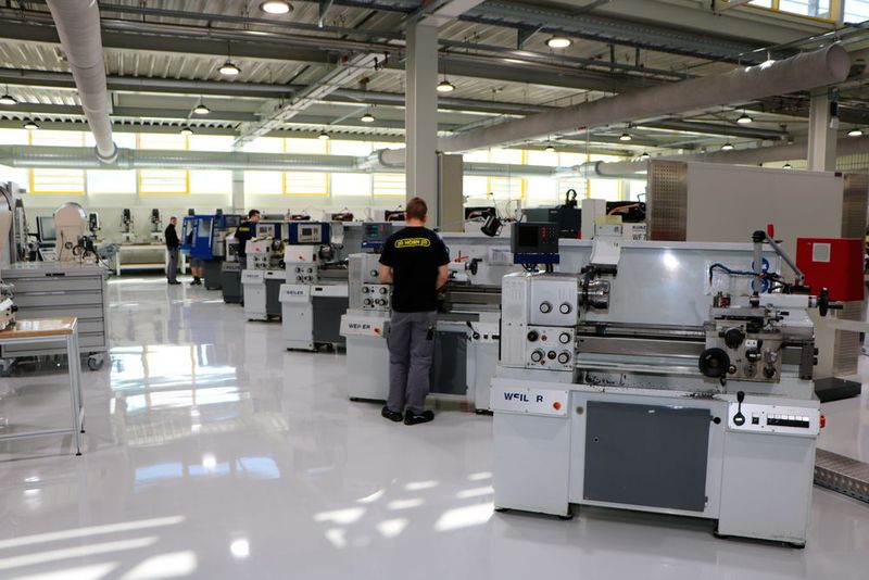 Bei Horn lebt man nicht nur Qualität in den Werkzeugen sondern auch in der Ausbildung. (Sonnenberg)