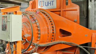 Die Uvån Hagfors Teknologi AB setzt in der Konverterveredelung robuste Hägglunds Direktantriebslösungen ein.  (Bild: Uvån Hagfors Teknologi AB)