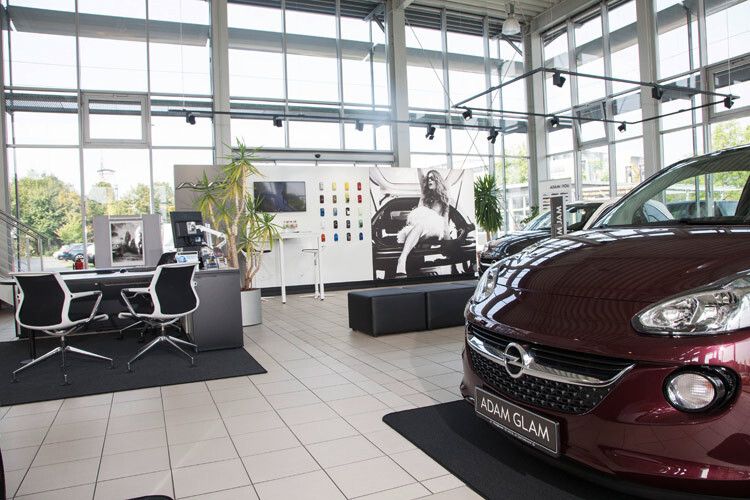 Die Kunden sollen Fotostudio-Ambiente schnuppern. (Foto: Liebschner)