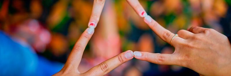 Alle Kommunikationskanäle und Kundeninteraktionsdaten sollten unbedingt miteinander verknüpft sein und auf einer zentralen Plattform zusammenlaufen. Alle Kommunikationskanäle und Kundeninteraktionsdaten sollten unbedingt miteinander verknüpft sein und auf einer zentralen Plattform zusammenlaufen.