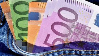 Programme in der Entgeltabrechnung laden oft dazu ein, mehr Daten zu speichern als tatsächlich benötigt werden und erzeugen damit einen Konflikt mit der DSGVO. (Pixabay)