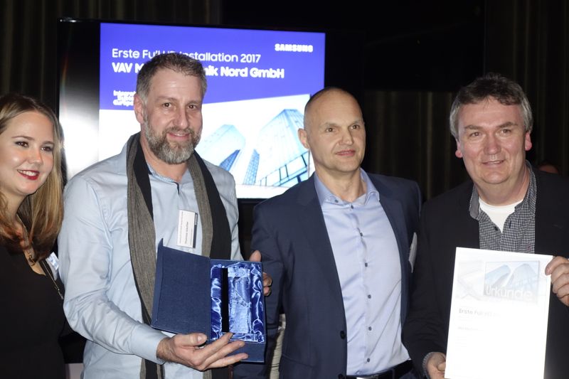 (l.) Thomas Sautter und sein Kollege, VAV Medientechnik, gewinnen in der Kategorie 