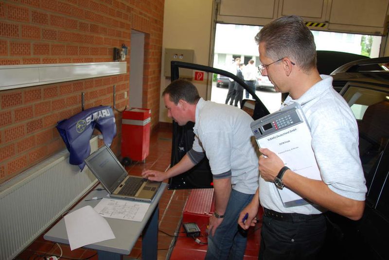 Fünf verschiedene Praxisprüfungen mussten die Teinehmer absolvieren. (Archiv: Vogel Business Media)