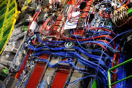The image shows the electronics inside the Large Hadron Collider.(Source:  CERN LHC CMS 09 /SimonWaldherr / CC BY-SA 4.0)