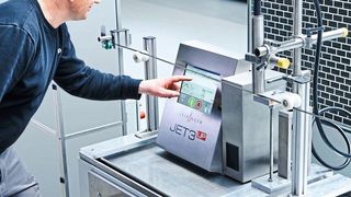 Nahezu beliebige Werkstücke aus einer Vielzahl an Werkstoffen lassen sich auf Ink­jet-Druckern mit der aktuell vorgestellten Pigmenttinte mechanisch und thermisch äusserst beständig kennzeichnen.  (Leibinger GmbH & Co. KG)