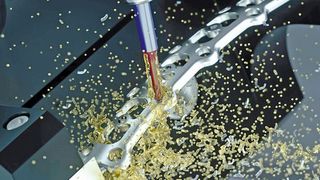 Für den Anwender liegt der Vorteil einer effizienten Kühlung in einer deutlichen Produktionssteigerung. (Mikron Tool)