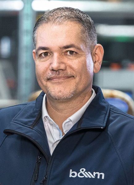 „Unsere Schraube dient als Massekontakt zur Erdung, zugleich punktet sie als Werkzeug und Verbindungselement in einem.“ Olaf Ambros, Leiter Technik sowie Forschung und Entwicklung bei b&m.  (Bild: b&m)