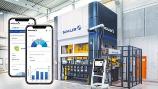 Bestens informiert: APP auf dem Smartphone zeigen den Zustand von Anlagenkomponenten und die Funktion der Pressenlinie.   (Bild: Schuler)