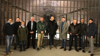 Vorstand und Geschäftsführung der Karosseriebauer-Innung Köln bei einer Führung in der Dokumentationsstätte Regierungsbunker in Ahrweiler am Rande der Klausurtagung 2023.  (Bild: Karosseriebauer Innung Köln)