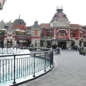 Inmitten des Brühler Freizeitparks Phantasialand ...(Bild:  Simon/»kfz-betrieb«)