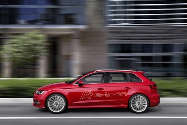 Audi präsentiert den Plug-In-Hybrid A3 e-tron auf dem Genfer Automobilsalon 2013 (Bild: Audi)