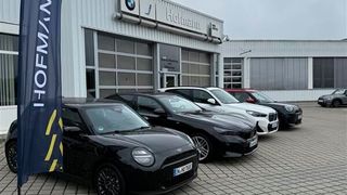 Ende September fand in allen Filialen von Hofmann Automobile ein Elektromobilitätstag statt. (Bild: Hofmann Automobile)