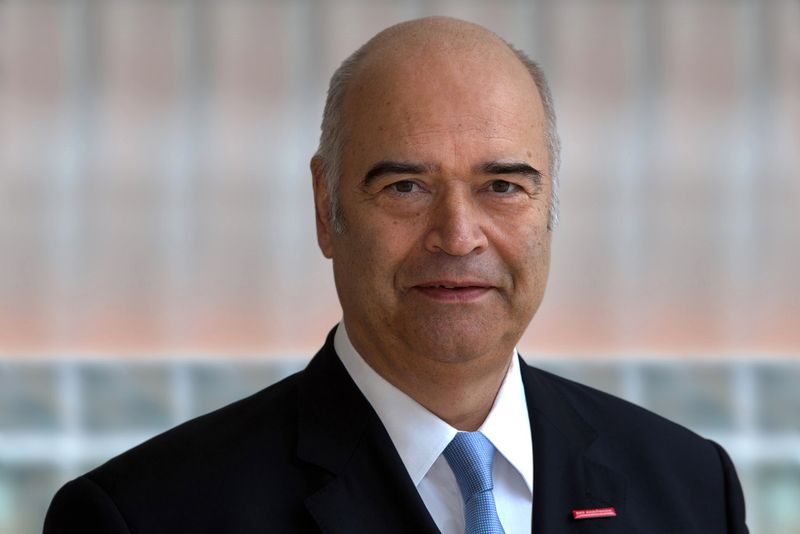 Otto Kentzler, Präsident des Zentralverbandes des Deutschen Handwerks: „Unsere Handwerksmeister und -gesellen sind die überzeugendsten Botschafter, wenn es darum geht, den Umbau der Energieversorgung und der Energienutzung zu einer Gemeinschaftsaufgabe in unserem Land zu machen.“ (Bild: BMU)