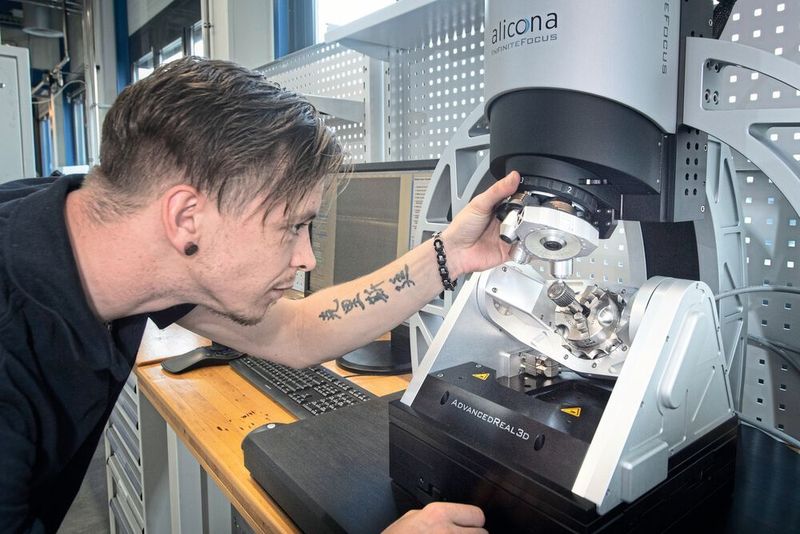WAWO setzt nicht nur auf eine vernetzte Produktion, sondern auch auf hochmoderne Messtechnik und innovative Fachkräfte, die die Werkzeugentwicklung stetig vorantreiben.  (Thomas Entzeroth)