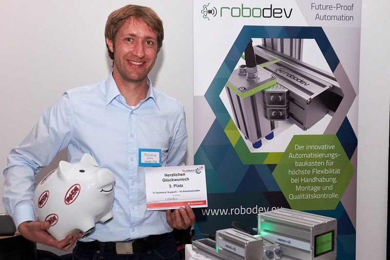 Stolz auf seinen dritten Platz ist Julien Mintenbeck von robodev. (© 2017 Richard Oed)