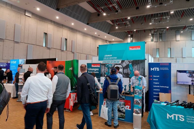 Impressionen von der Verbindungstechnikmesse Schraubtec am 16. April in der Stuttgarter Carl-Benz-Arena ... (Bild: P. Königsreuther)