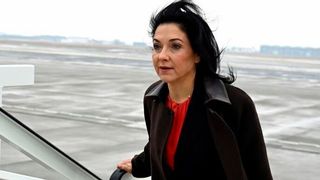 Bundeswirtschaftsministerin Katherina Reiche (CDU) ist zu Gesprächen nach China gereist. Ein Hauptanliegen und einer der ersten Diskussionspunkte dreht sich um die sichere Versorgung mit kritischen Rohstoffen und seltenen Erden ... (Bild: E. Schu / dpa)